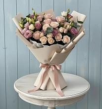 Букет цветов из:  Розы и Лизиантусы в Енисейске