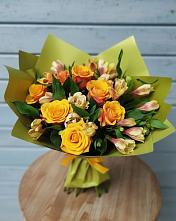Букет цветов из:  Альстромерии и Розы в Енисейске
