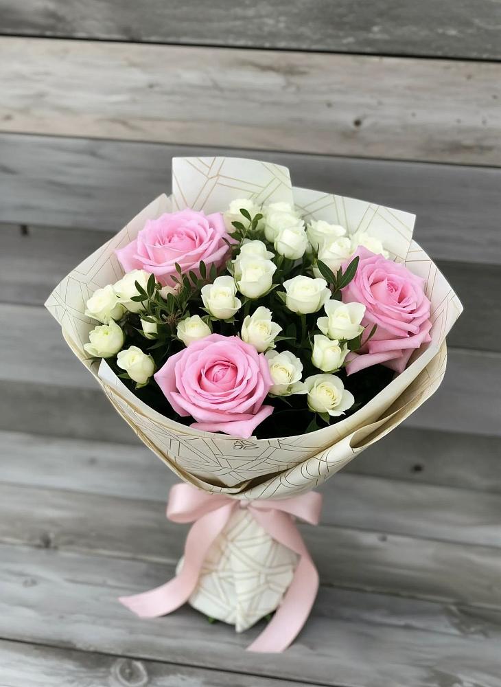 Букет цветов из: Розы в Енисейске