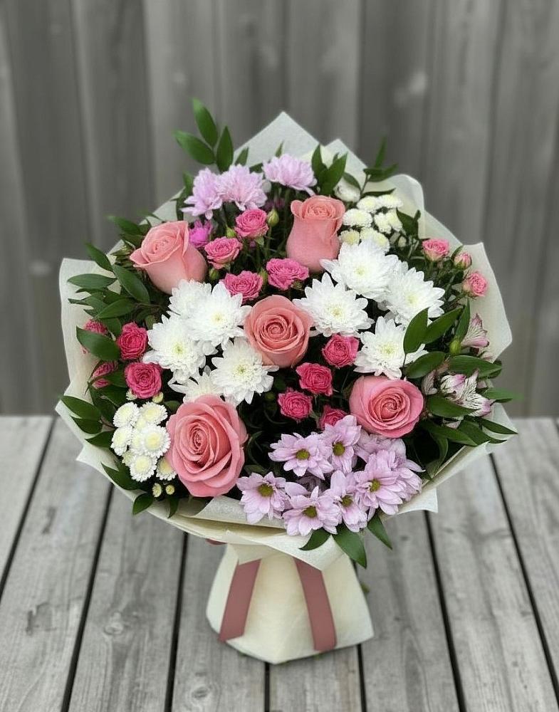 Букет цветов из: Альстромерии, Гвоздики, Розы и Хризантемы в Енисейске