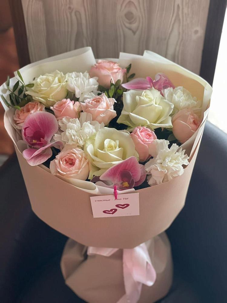 Букет цветов из: Орхидеи, Розы и Гвоздики в Енисейске