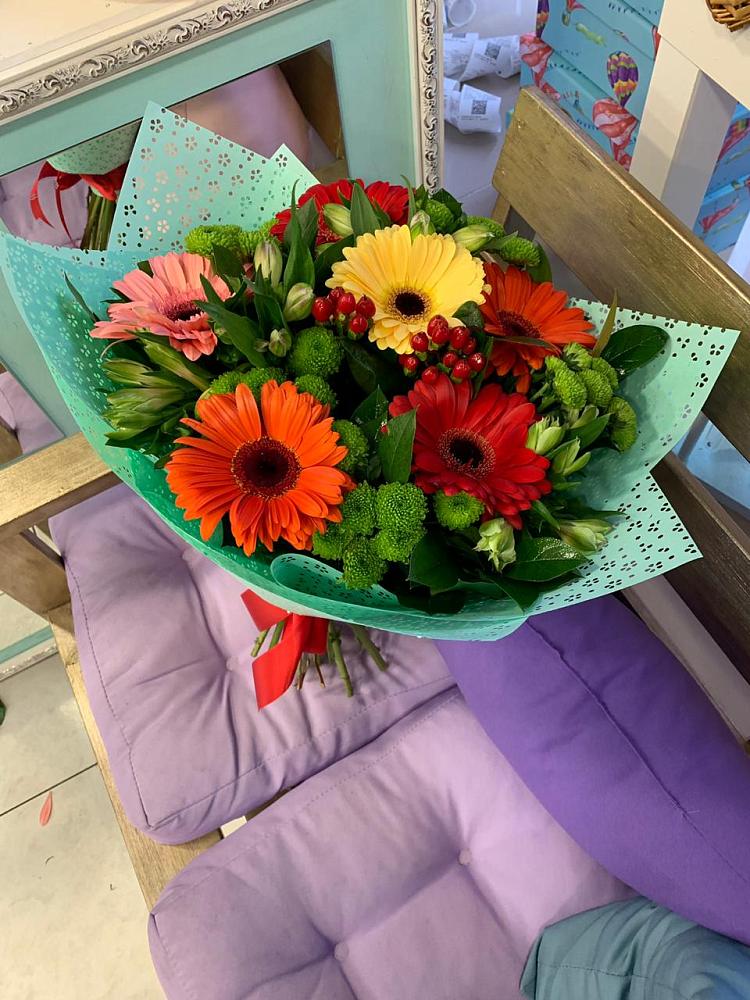 Букет цветов из: Герберы, Хризантемы и Альстромерии в Енисейске