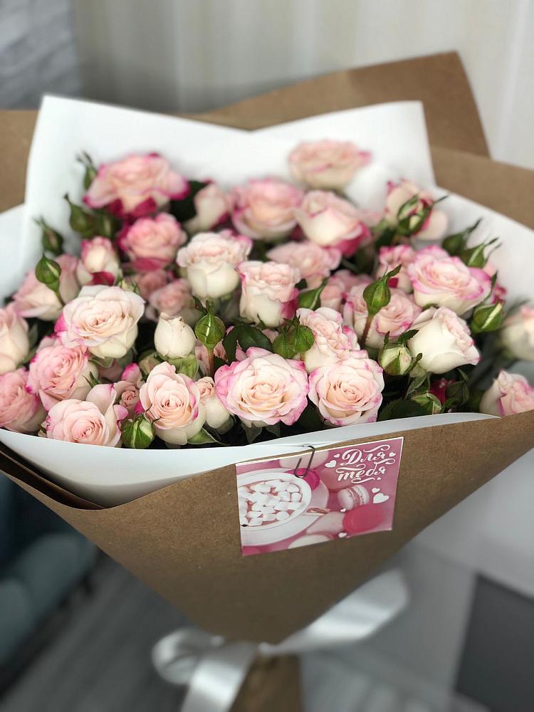 Букет цветов из: Розы в Енисейске