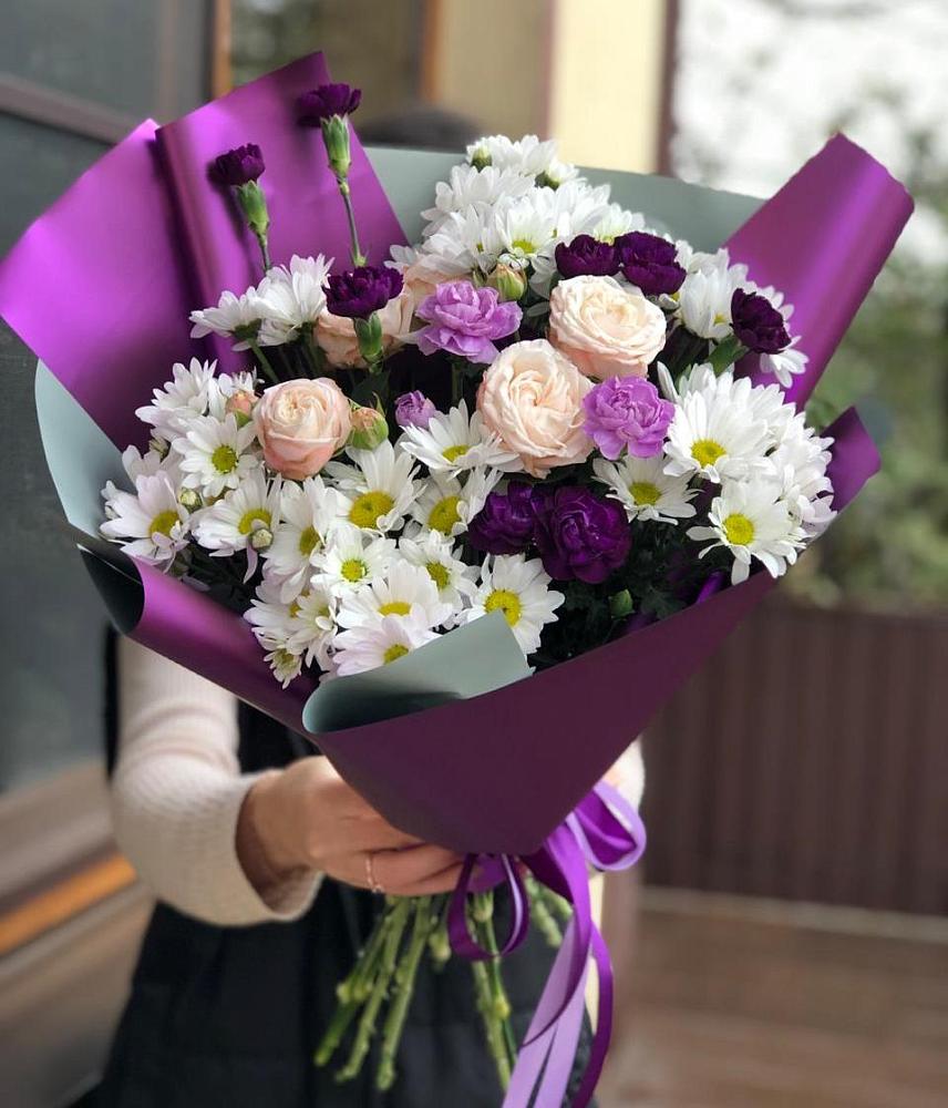 Букет цветов из: Хризантемы, Гвоздики и Розы в Енисейске