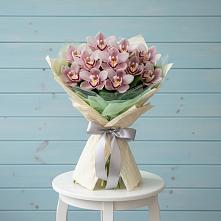 Букет цветов из:  Орхидеи и Розы в Енисейске