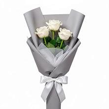 Букет 3 белые розы в Енисейске