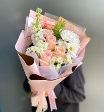 Букет цветов из:  Хризантемы и Розы в Енисейске