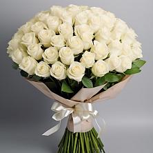 Букет 101 беля роза Белоснежка в Енисейске
