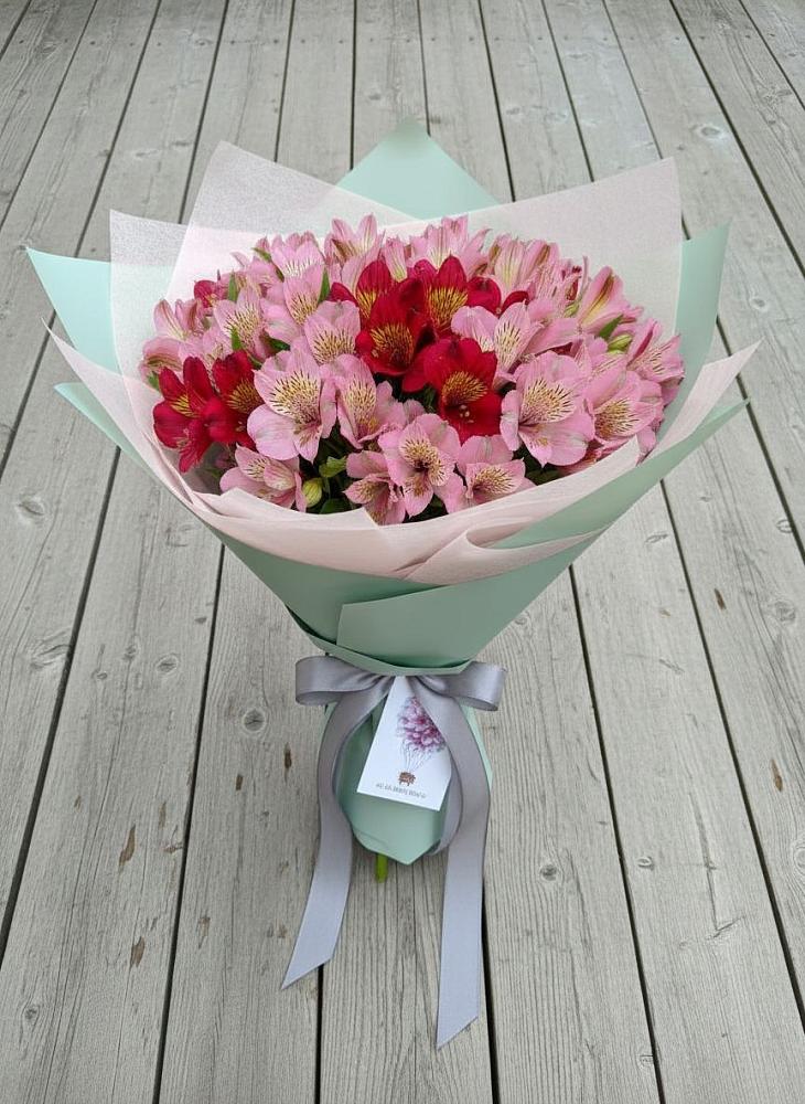 Букет цветов из: Альстромерии в Енисейске