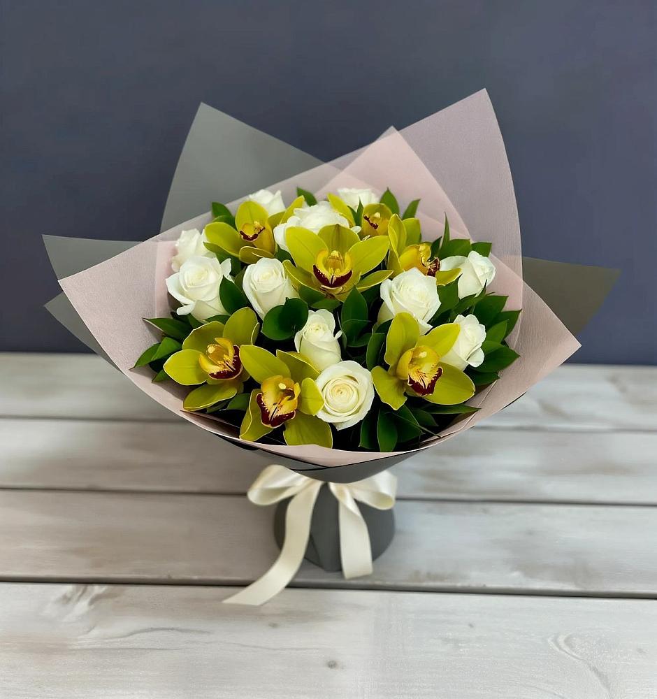 Букет цветов из: Орхидеи и Розы в Енисейске