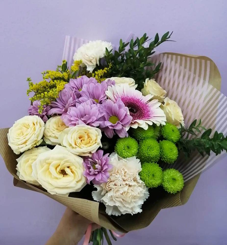 Букет цветов из: Хризантемы, Розы, Гвоздики и Герберы в Енисейске