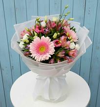 Букет цветов из:  Герберы, Альстромерии и Лизиантусы #REPLACE_PRED# Енисейске