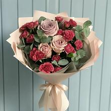 Букет цветов из:  Гвоздики и Розы в Енисейске
